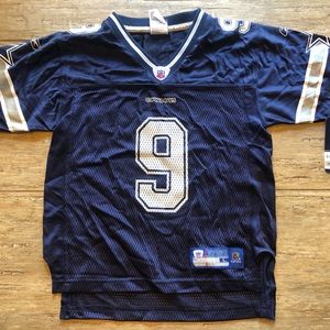 Dallas Cowboys football jersey.